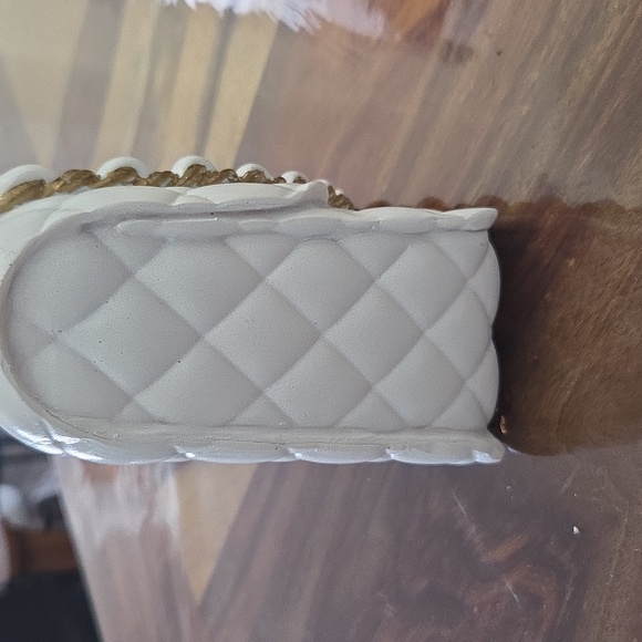 White Quilted Bag Vase - Picture 3 of 7